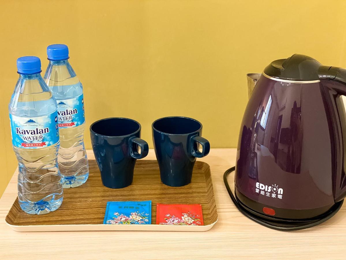 Adagio Hostel Đài Trung Ngoại thất bức ảnh