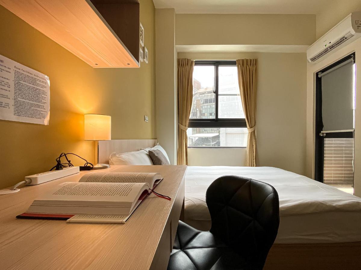 Adagio Hostel Đài Trung Ngoại thất bức ảnh