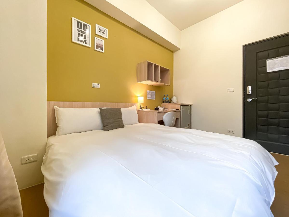 Adagio Hostel Đài Trung Ngoại thất bức ảnh